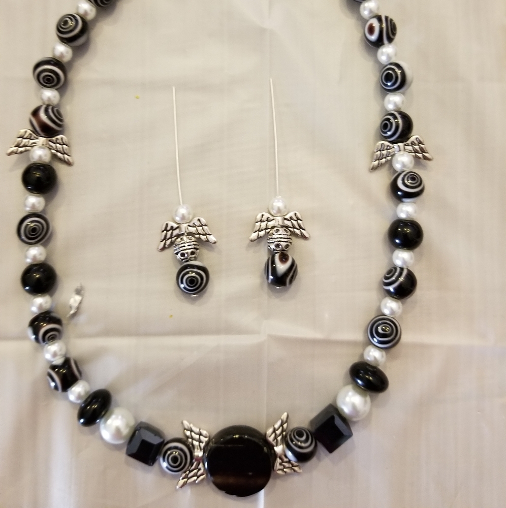 Black & White Angel's Wings necklace set